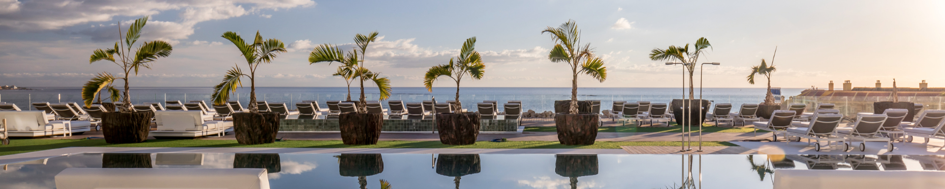 Utsikt från poolen på Royal Hideaway Corales med Sunweb