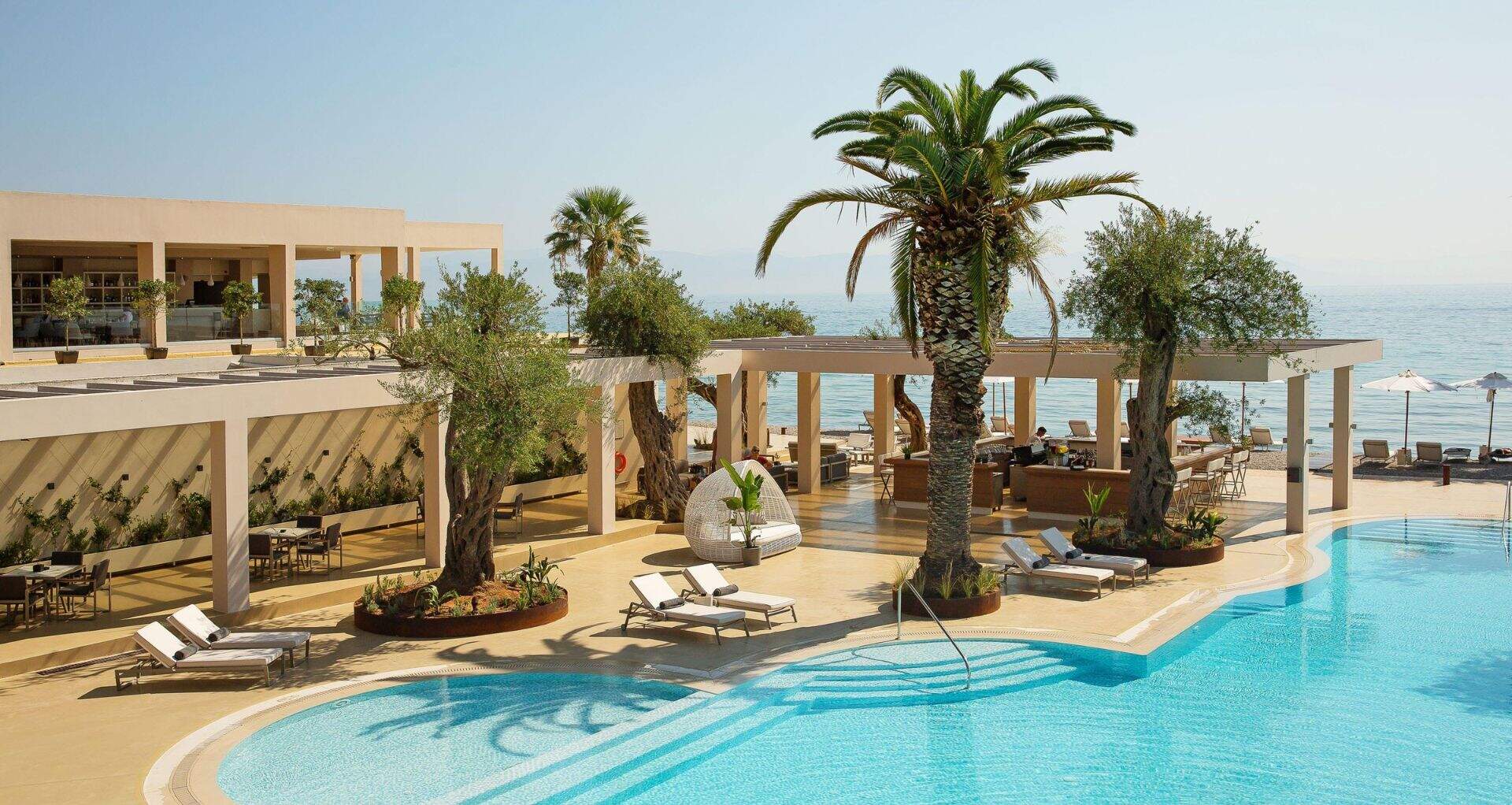 Poolområdet på Domes Miramare