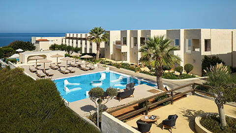 Poolområde på Vasia Sea Retreat